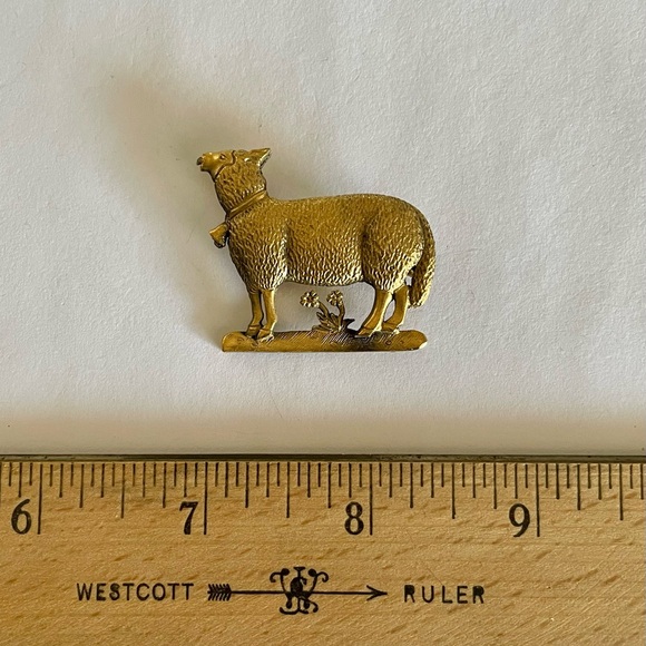 Vintage Signed C & C Sheep Brooch Pin Goldtone - Picture 2 of 5